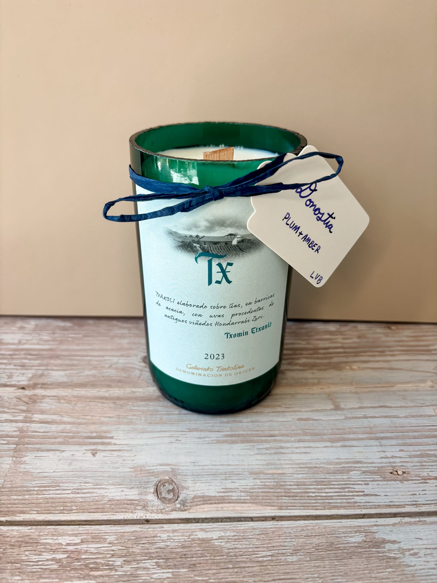 Donostia -- Plum + Amber Soy Woodwick Candle